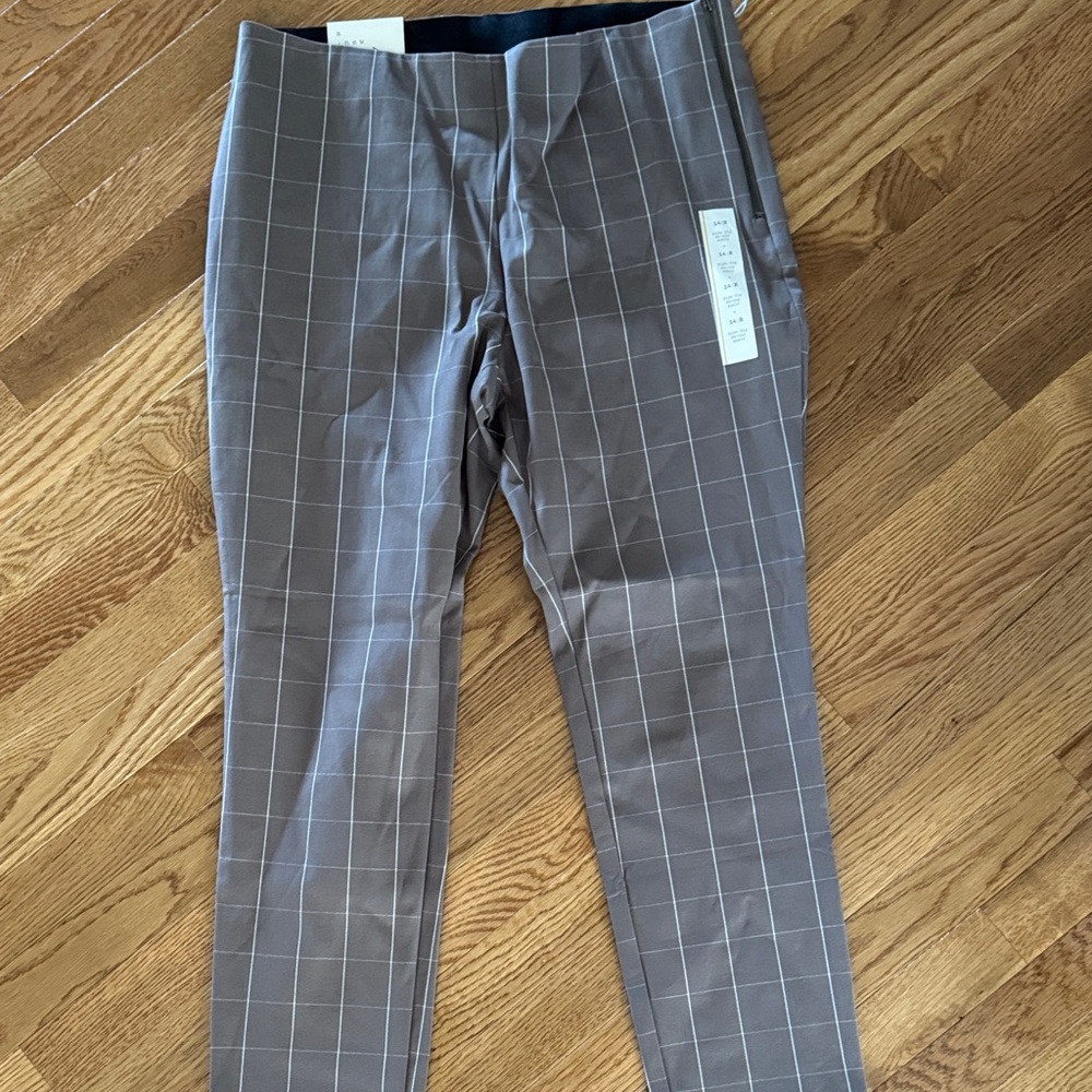 a new day Women’s Taupe Checkered Dress Pants